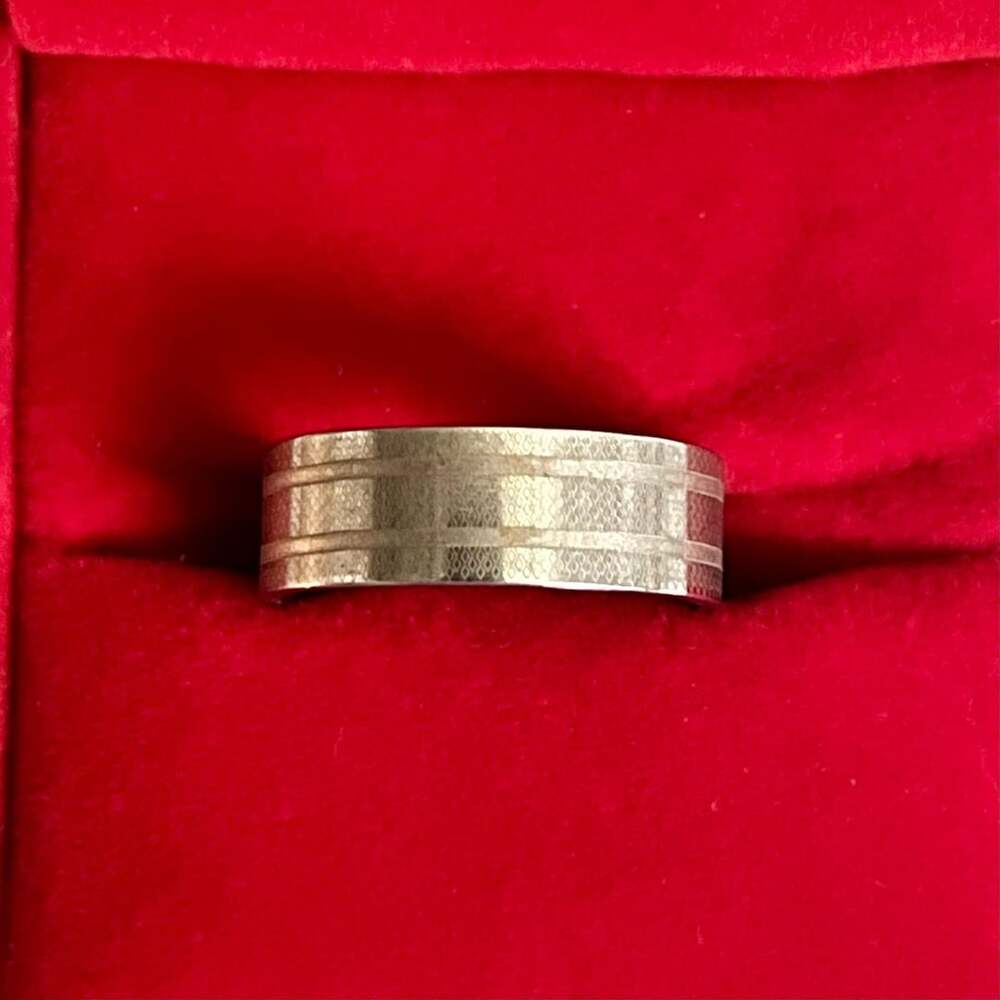Tungsten Titanium Steel Silver 6mm Textured Grooved Band Size 9